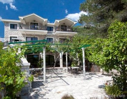Leiligheter 99-Kumbor, privat innkvartering i sted Kumbor, Montenegro